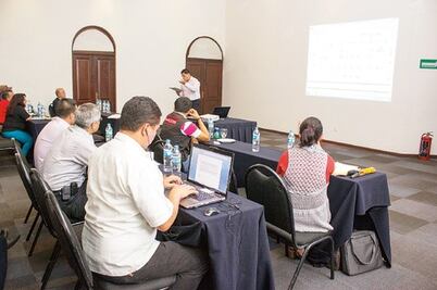 Capacitan a medios en juicios orales