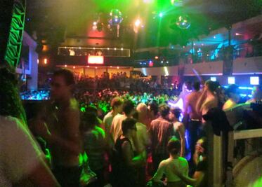 Legislador en contra  de antros en el CH