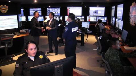 Luis Nava visita instalaciones del Centro de Monitoreo