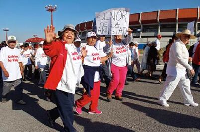Realizan caminata en estadio La Corregidora