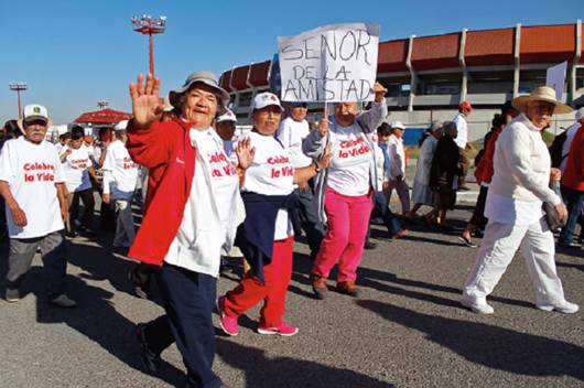 Realizan caminata en estadio La Corregidora