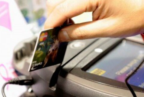 No deben cobrar comisión por el pago con tarjeta, dice la Profeco en Querétaro