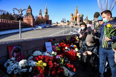 Buscan sacar de Rusia a joven queretana