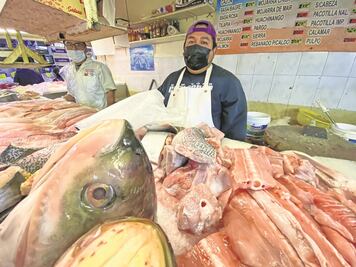 Añoran llegada de Semana Santa para mejorar sus ventas