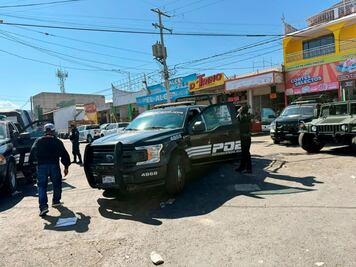 Realizan cateo por mercancía robada en la Central de Abastos