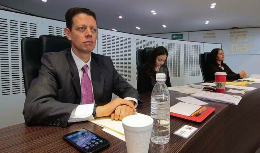 Analizarán solicitud de juicio político contra MAV