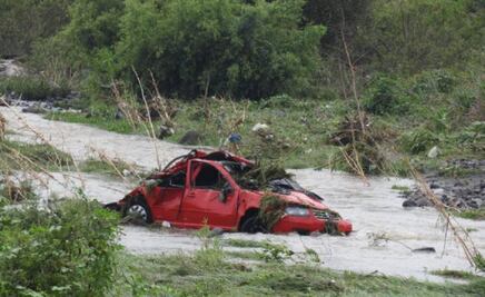 Pierde la vida al caer a canal de aguas negras