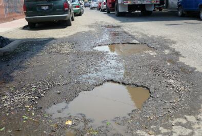 Se desperdicia agua por fuga