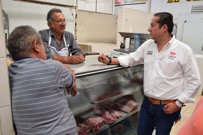 Luque promueve seguridad social para sector de servicios