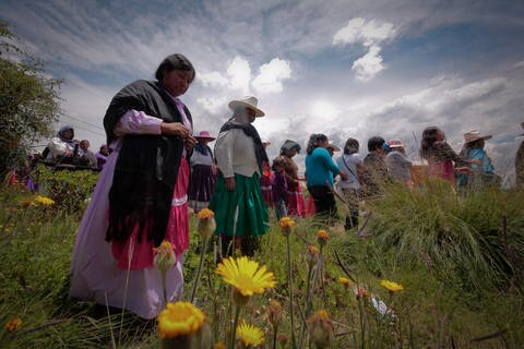 Autoridades apoyan a familia de niña indígena asesinada