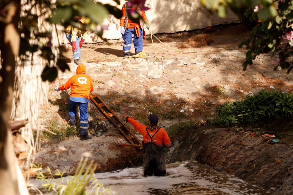 Comienza la limpieza del Río Querétaro. Foto: Especial