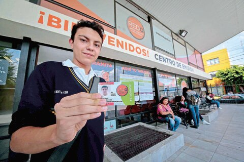 Busca IQT que más usuarios utilicen la tarjeta de prepago