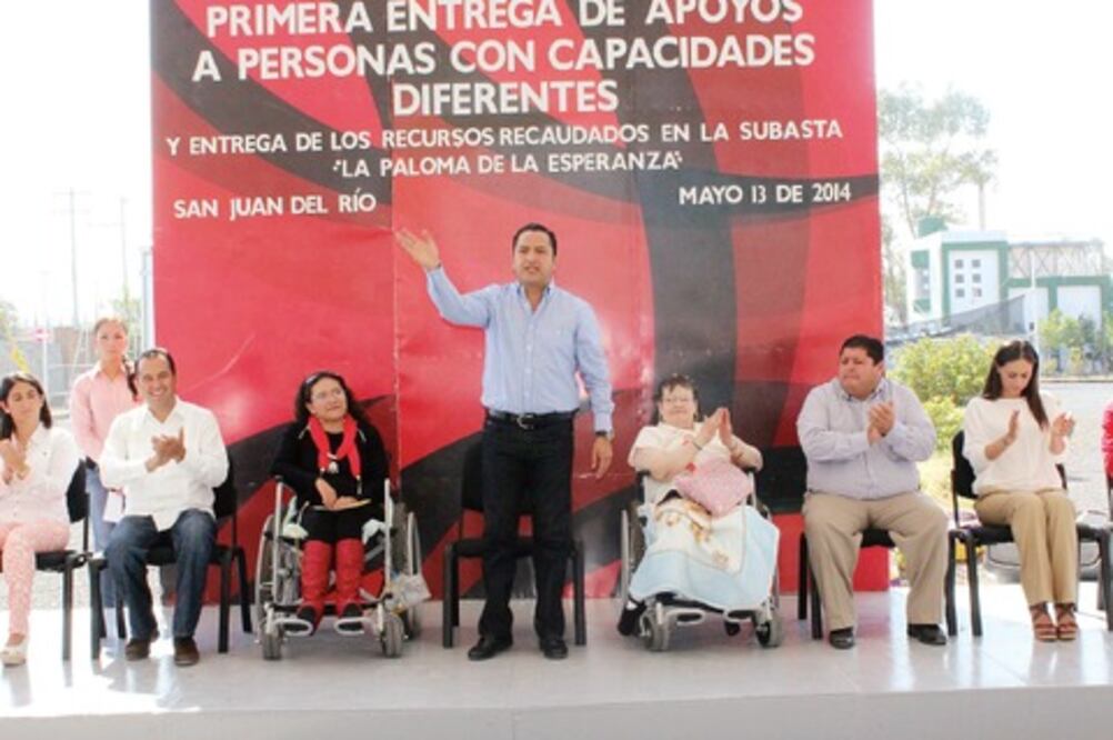 Dan apoyos en San Juan del Río a discapacitados