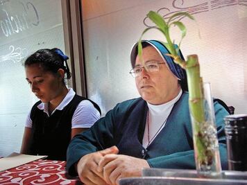 Da inicio campaña a favor de jovencitas