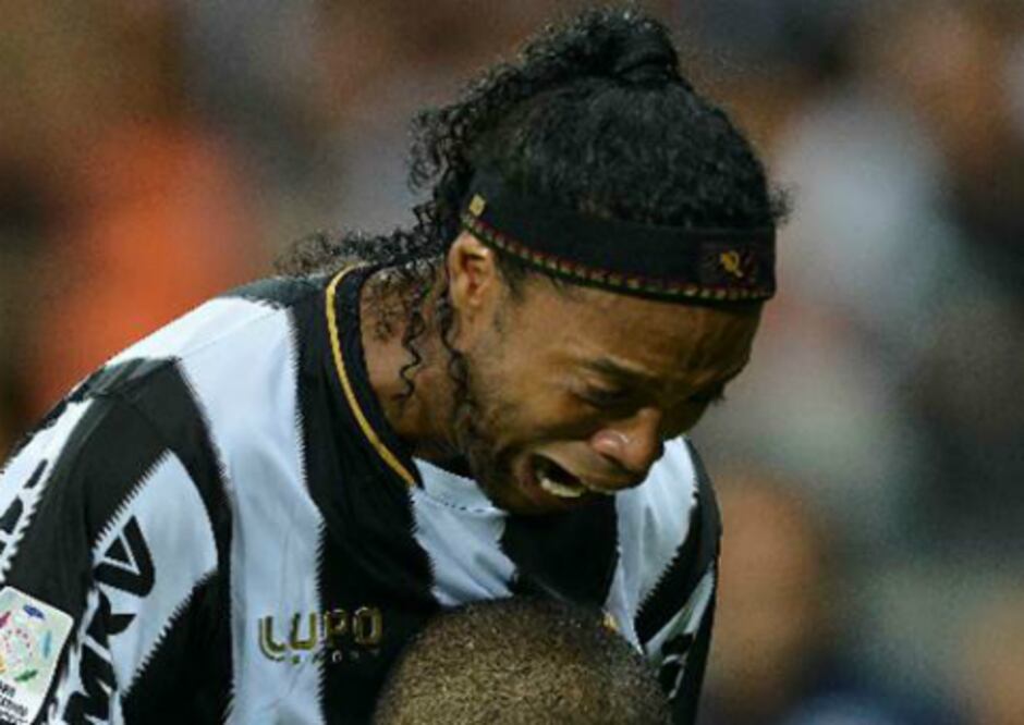 Rousseff consuela a Ronaldinho