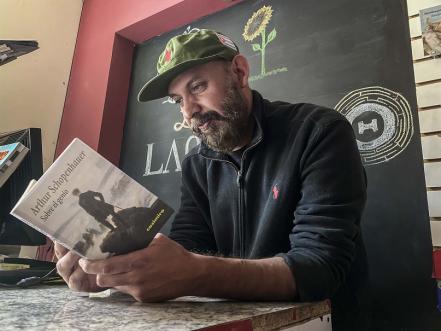 "Todo el conocimiento humano está en forma de libro": Luis Vega