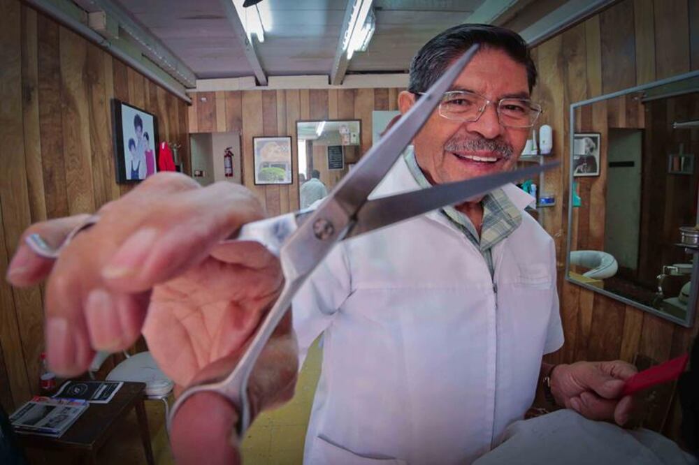 Nuestras Historias. Desde su peluquería ha visto el cambio de la ciudad