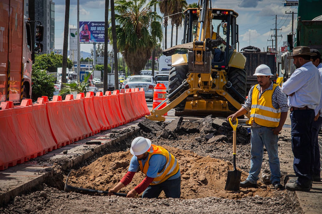 Obras en Avenida 5 de Febrero sólo tardarán año y medio, confirman autoridades