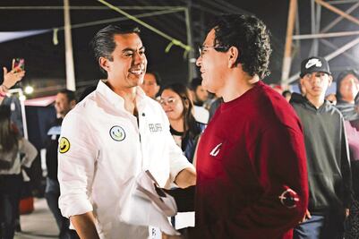 Promete Felifer mejorar la movilidad peatonal en la capital