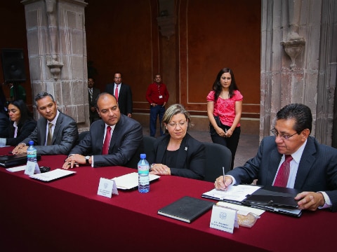 Crearán instituto contra discriminación