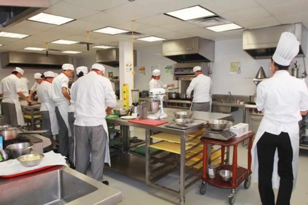 Buscan apoyo para escuela gastronómica