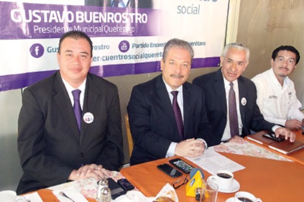 Lucha, entre tres: Buenrostro