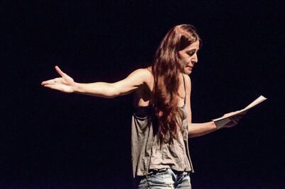 Mariana Hartasánchez propone teatro vía Skype