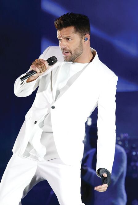 Ricky le canta al “amor de hombre” en Marruecos