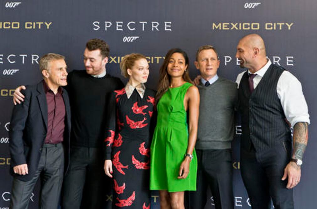 En Spectre mandan las chicas Bond
