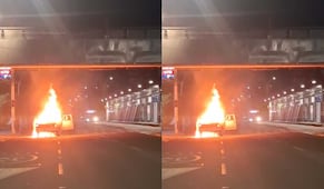 Camioneta se incendia en avenida Constituyentes