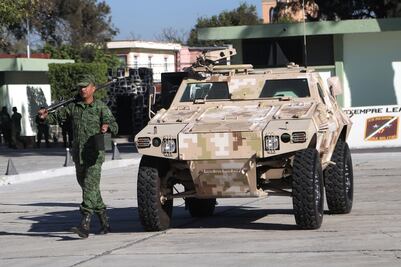 En vilo, construcción de base aérea militar