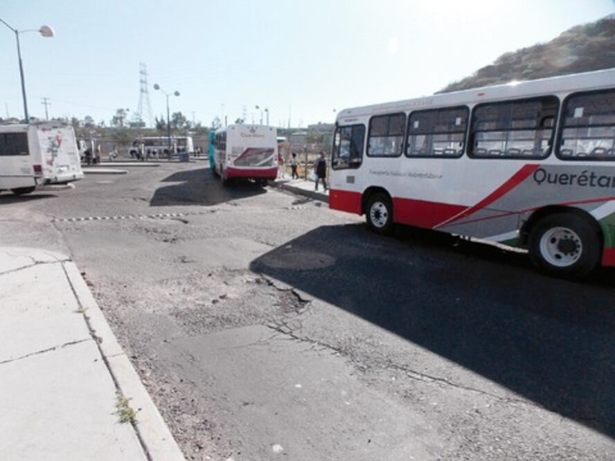 Baches en terminal son un peligro