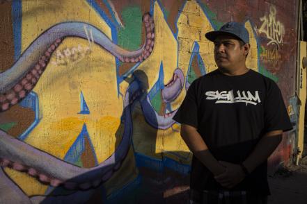 Rocket, el artista urbano, que usa el graffiti como un vehículo para crear comunidad