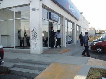 Solitaría mujer amenaza 