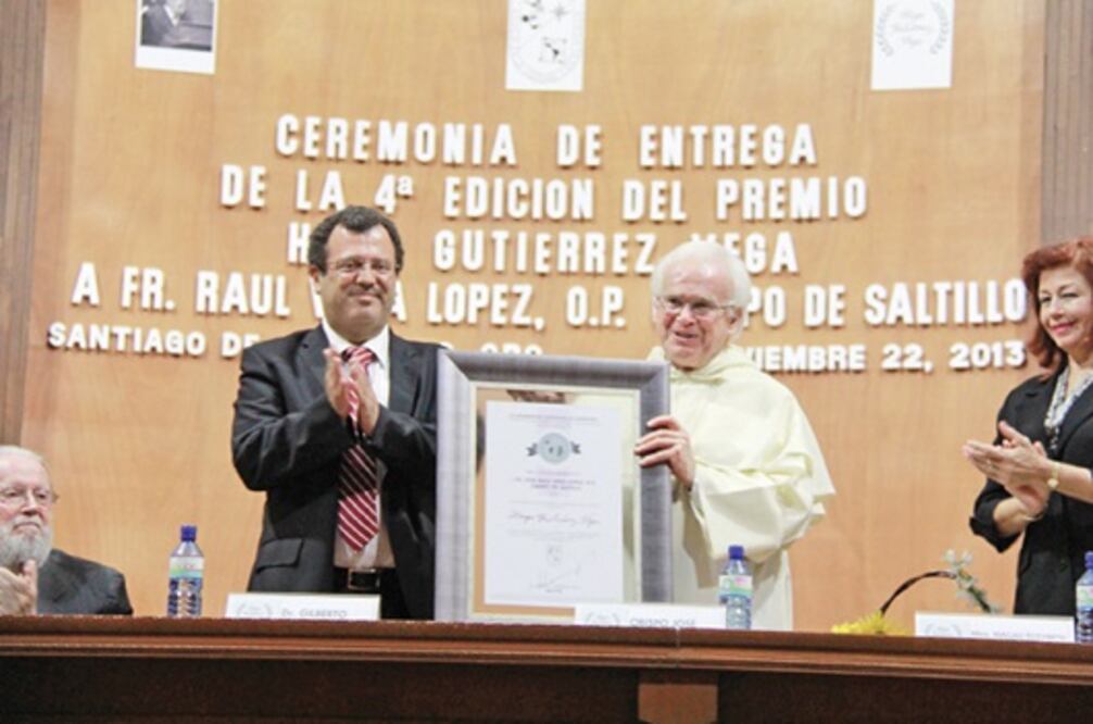 Galardonan al obispo José Raúl Vera López