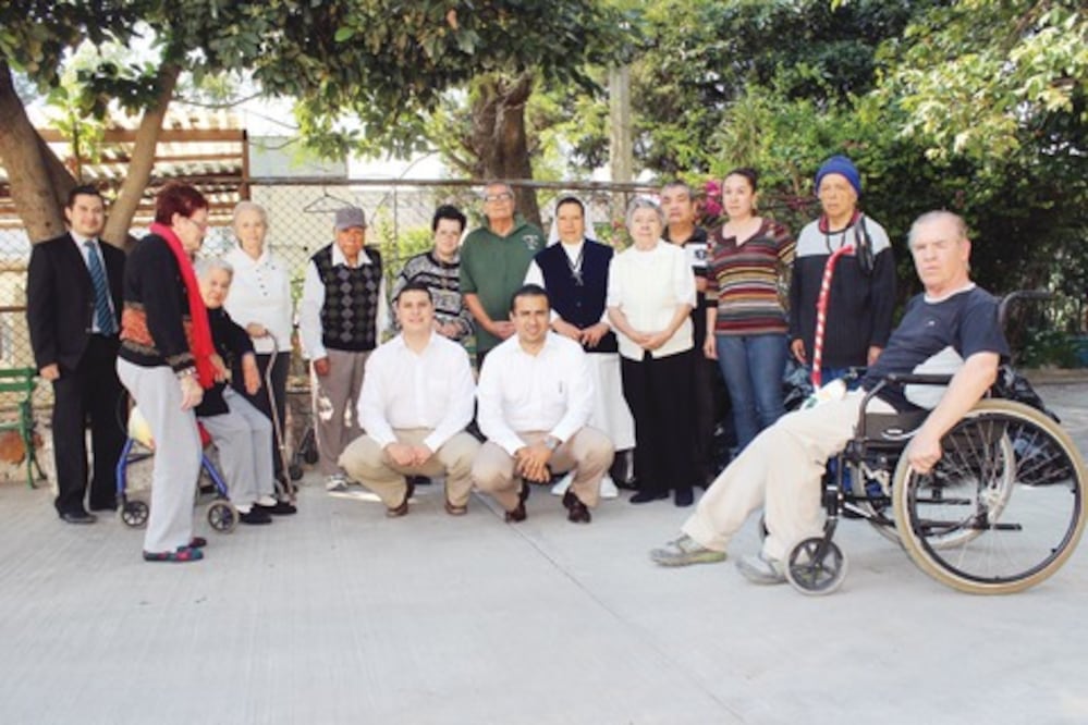 Apoyan al asilo Divina Providencia