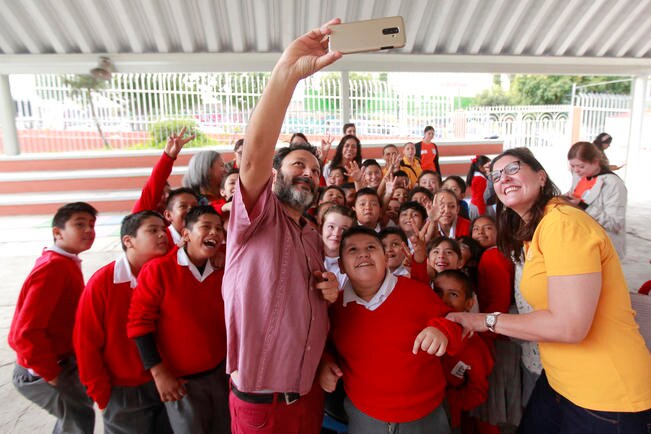 Luigi y Trino hablan a niños de la corrupción