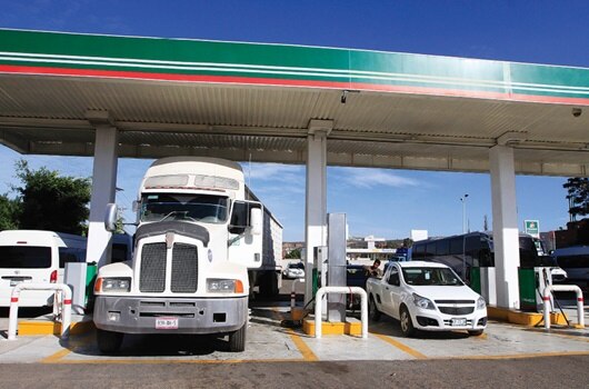 Baja en gasolina no beneficia