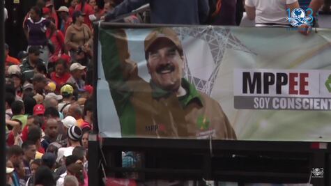 Policía dispersa con gases lacrimógenos a manifestantes opositores en Caracas