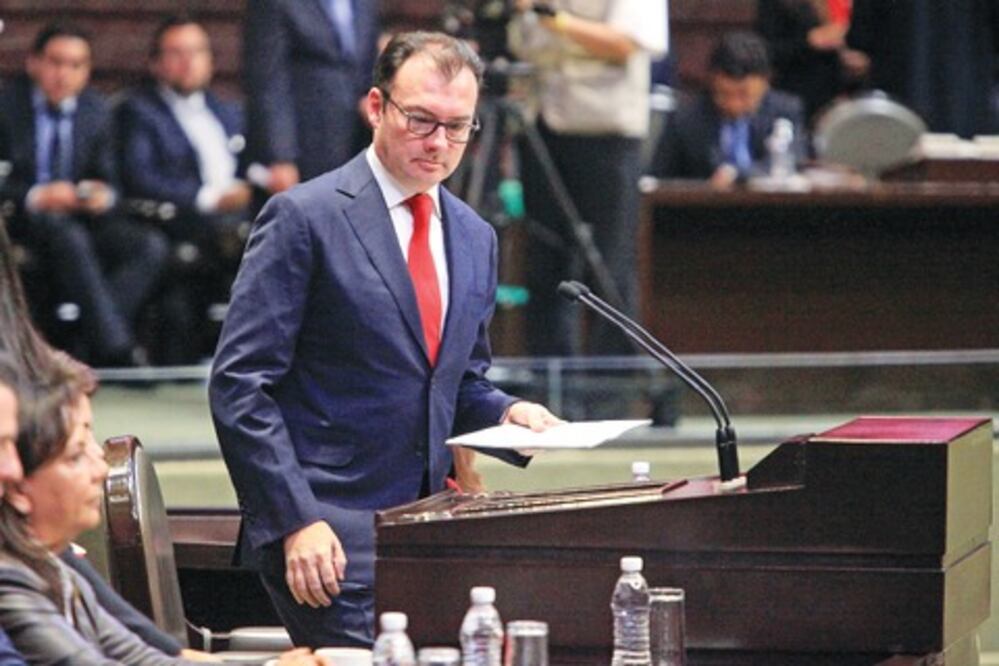 Gasolineros decidirán si bajan precio: SHCP