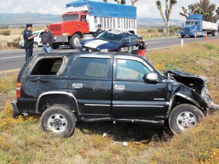 Volcadura deja dos lesionados