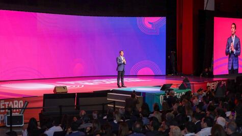 Felifer Macías presenta “Una Mirada al Querétaro del Futuro”