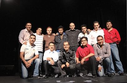 Celebran 27 años de romanticismo 