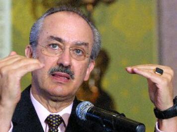 “Gobiernos fueron rehenes de Telmex”