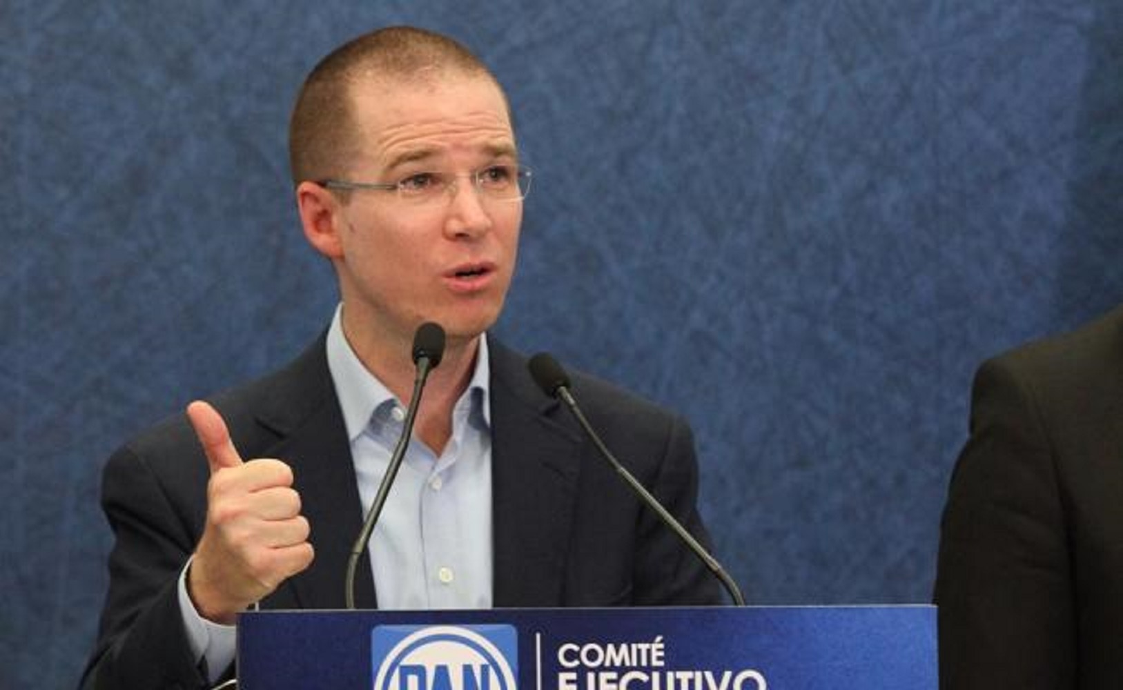 Corresponde a autoridad verificar a empresa que compró nave industrial: Anaya