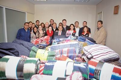 Recolectan cobijas en centro cívico