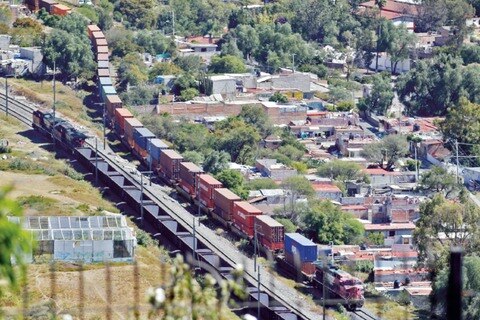 Viable terminal en El Marqués de tren