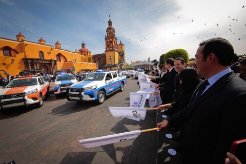 Entregan patrullas en San Juan del Río