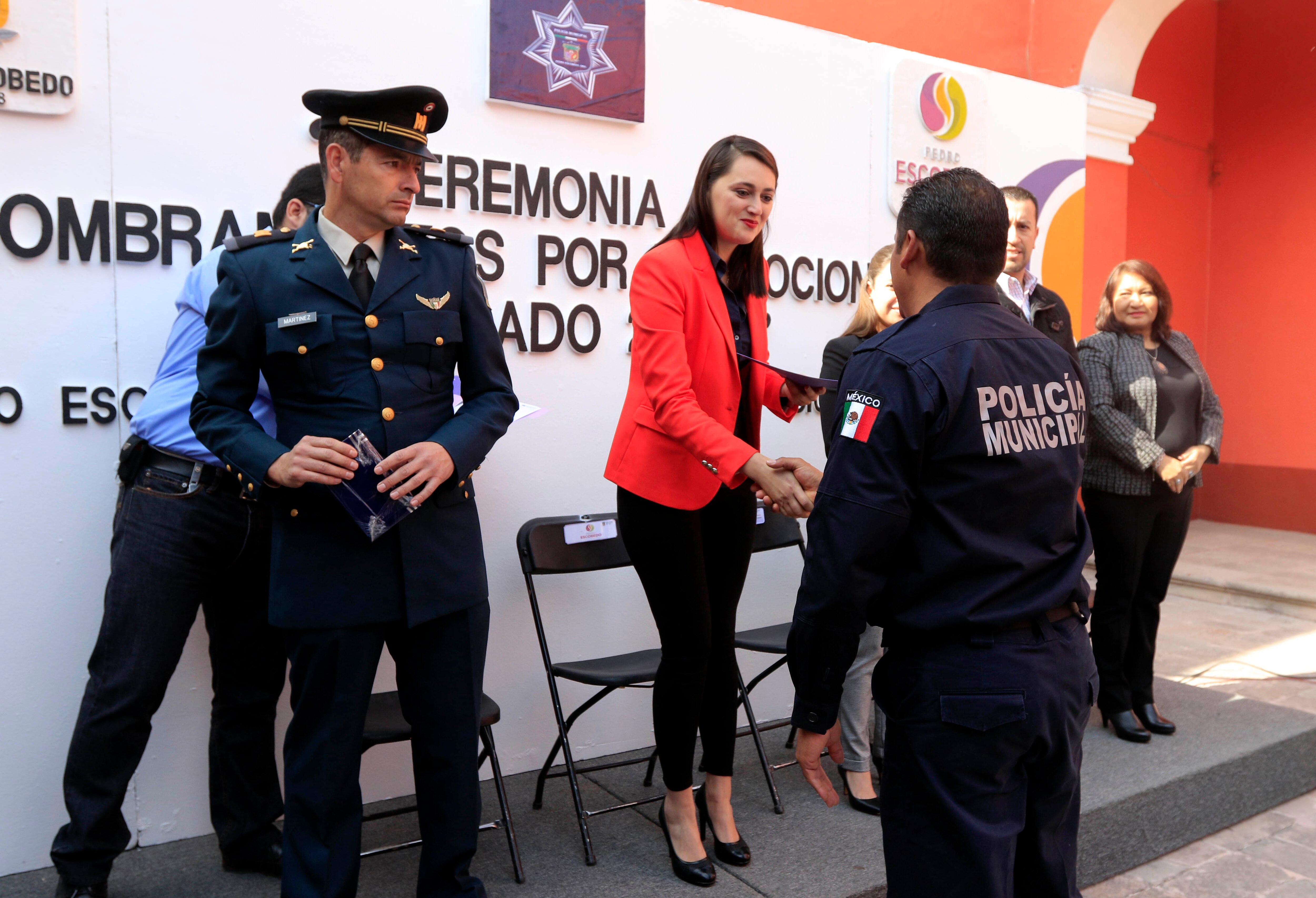 Reconocen esfuerzo de elementos