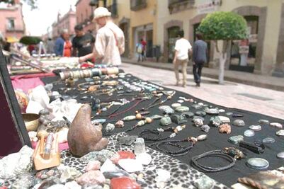 Alistan celebraciones por el Día del Artesano